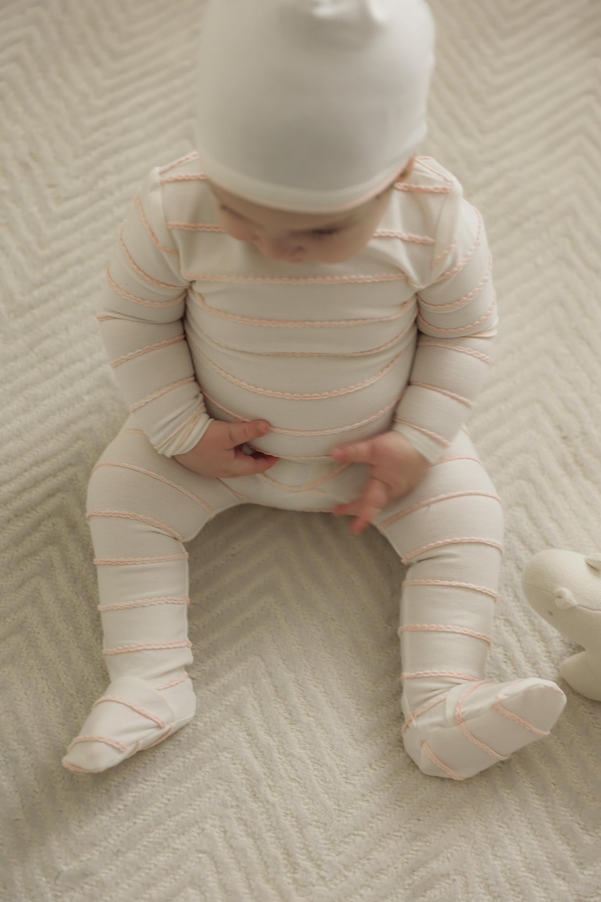 Lux Baby Baby Boys Girls Raised Stripes Cotton Footie & Beanie Set - SB6CY2962