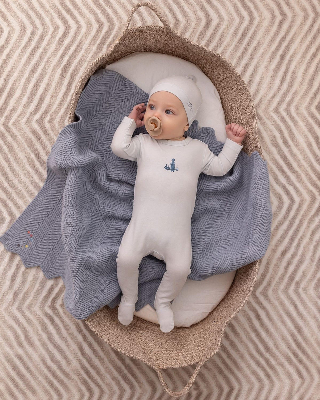 MiniMoi by Memoi Baby Boys Girls Herringbone Knit Blanket in a Pouch - IJT09654